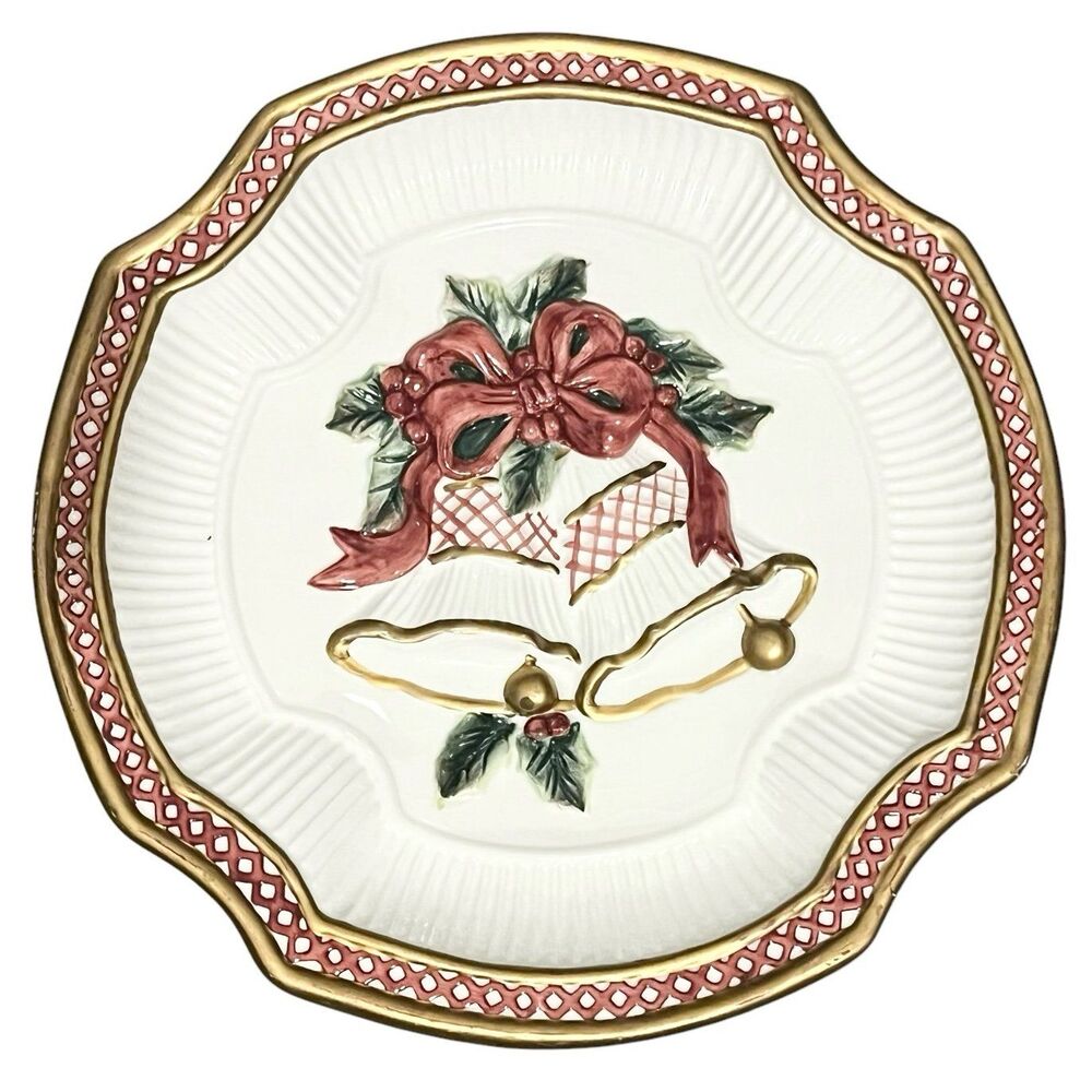 Vintage Christmas Bow and Bells Wall Plate Decor